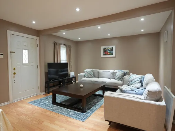 150 Spears St, Toronto, ON M6N 3X7