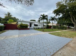 1545 NE 138th St, North Miami, FL 33161
