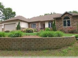 664 Louise Ln, Hudson, WI 54016