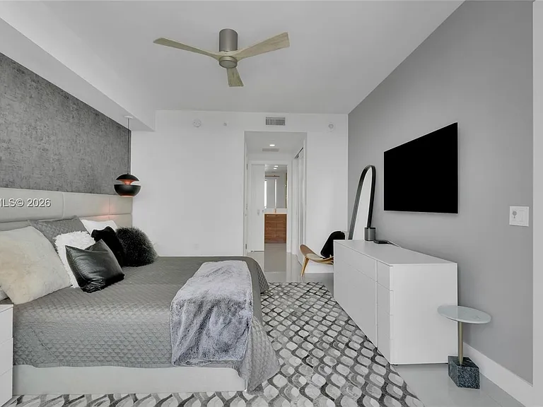 100 E Las Olas Blvd #2802 — Photo 8
