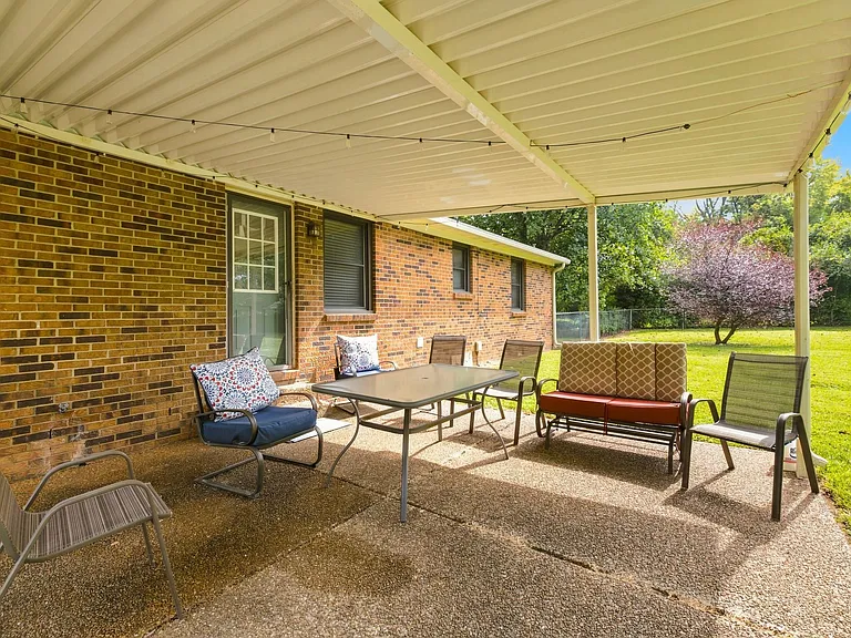1663 Ragland Ln — Photo 23