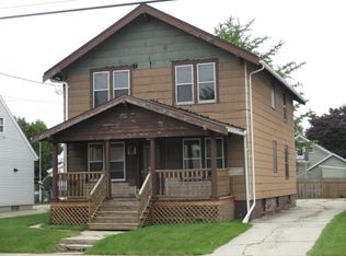 1318 S 20th St, Manitowoc, WI 54220