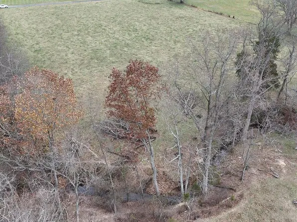 216 W Bernard Rd, Russell Springs, KY 42642