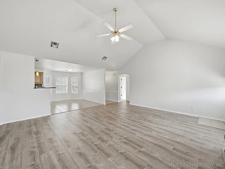 1217 W 117th Ct S — Photo 8