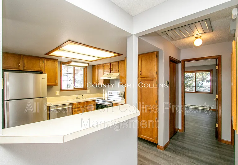 2450 Hampshire Rd #6 — Photo 6