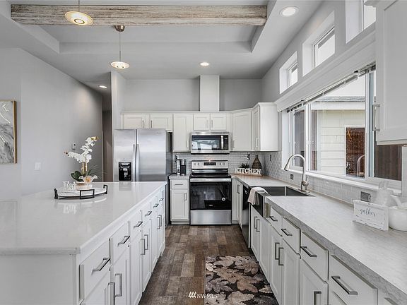 4th image of 933 N Rock Rose Avenue #189