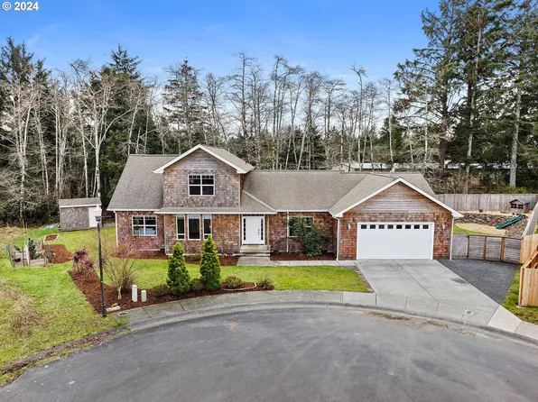 1790 Southwind Cir, Hammond, OR 97121