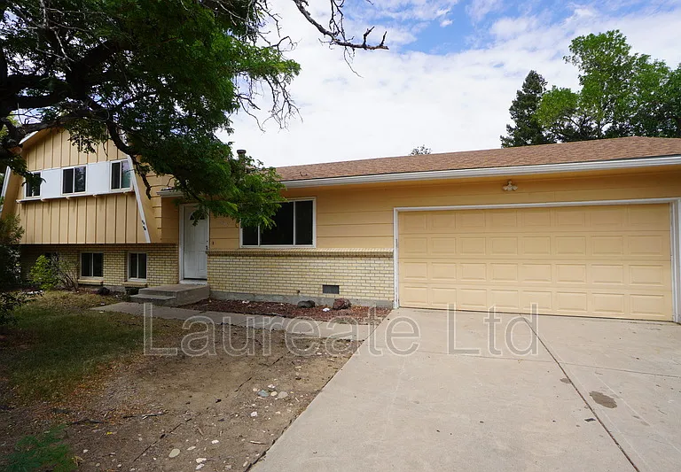 11536 E Center Dr — Photo 1