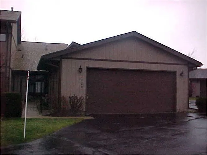 2220 Island Dr photo 1