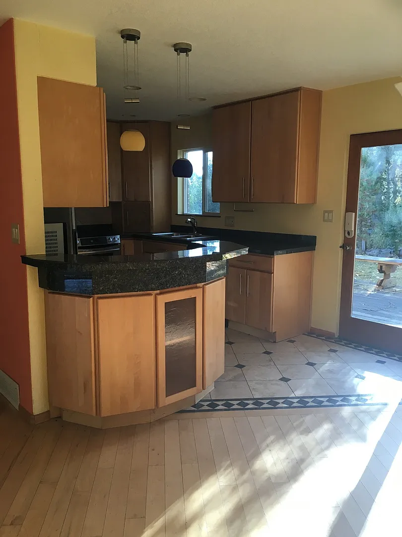 Building Photo - 4550 Squires Cir