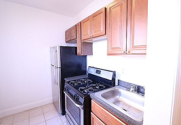 5th image of 86-02 Forest Pkwy