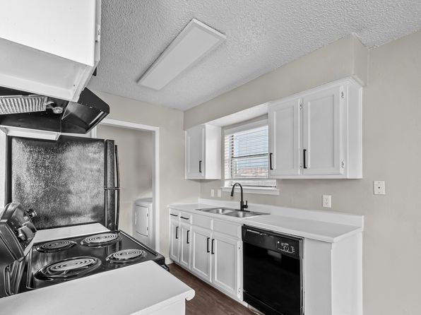 1300 E Dallas St APT 22