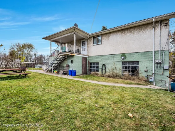 2143 Dorothy St, Scranton, PA 18504