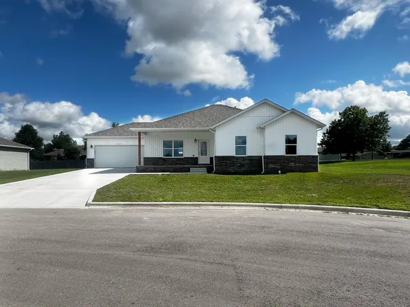 630 E Vivian Street, Bolivar, MO 65613