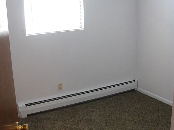 2nd image of 325 S Logan St
