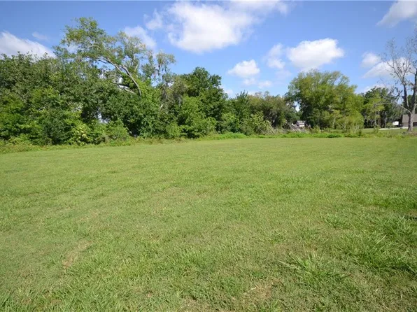 145 Pleasant Valley Dr, Des Allemands, LA 70030