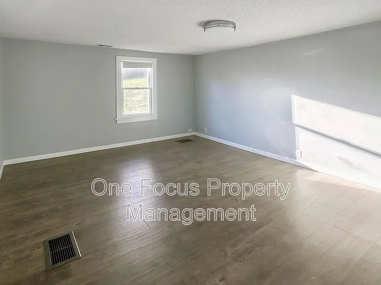 1724 Steam Valley Rd — Photo 13