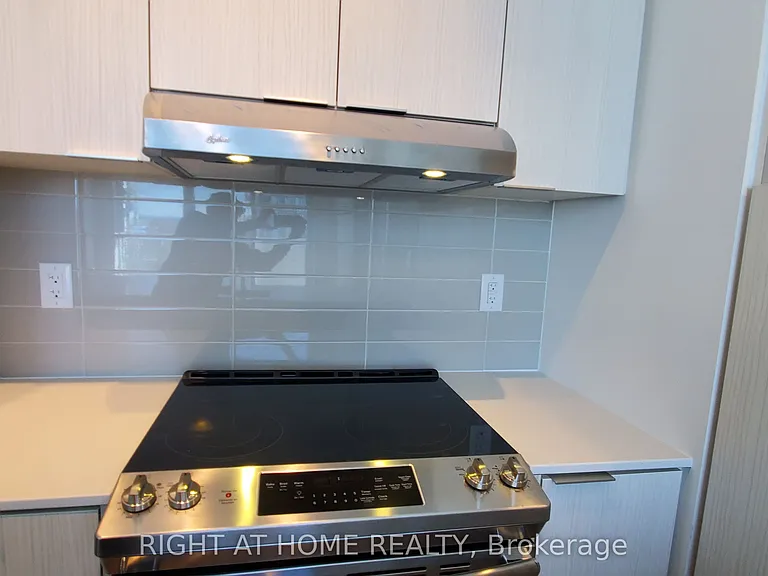 2520 Eglinton Ave W #1901 — Photo 28