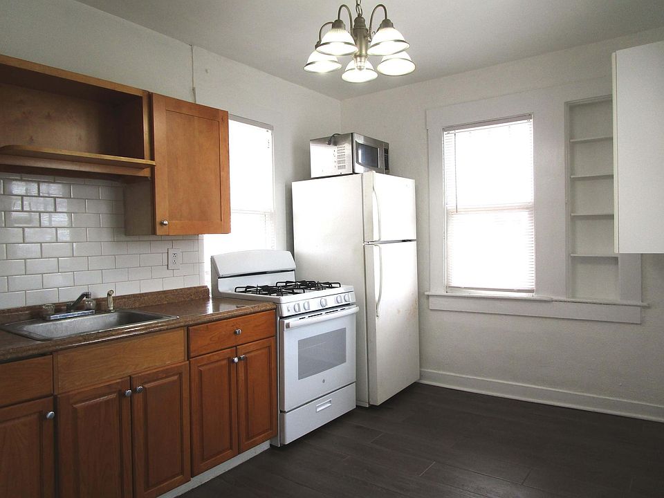 2nd image of 502 20th Ave N APT 2