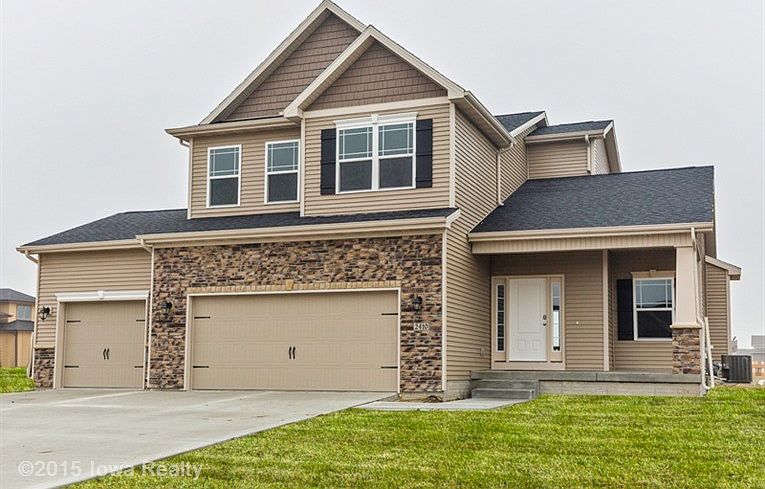 1st image of 2410 SE Willowbrook Dr