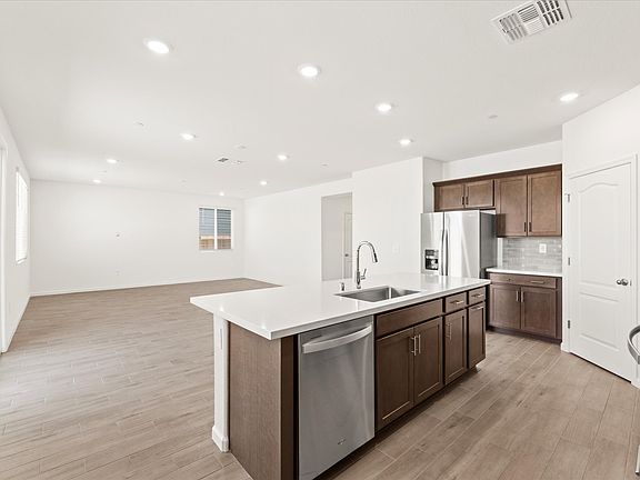 SAC_Aspen-At-Villa-Ticino_4524_Kitchen_E_2245-Hewins-St