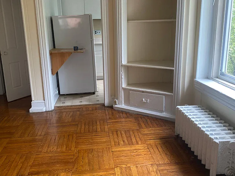 237 S 21st St #6 — Photo 8