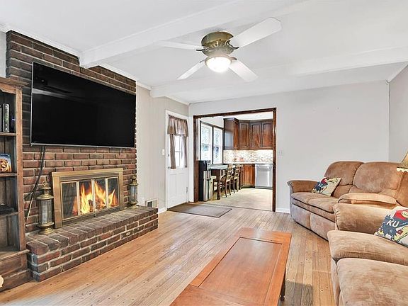 2nd image of 10048 Ballentine Dr