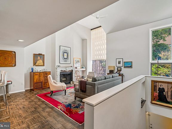3rd image of 16 Saint James Ct