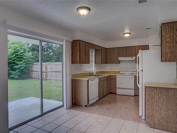 2nd image of 410 Tower St