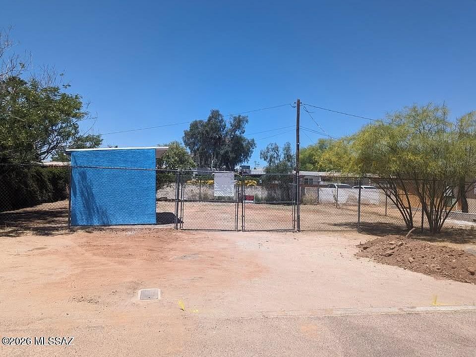 1st image of 2703 E Grant Rd #11