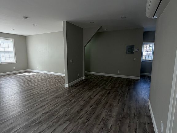 4th image of 1179 Main St #1