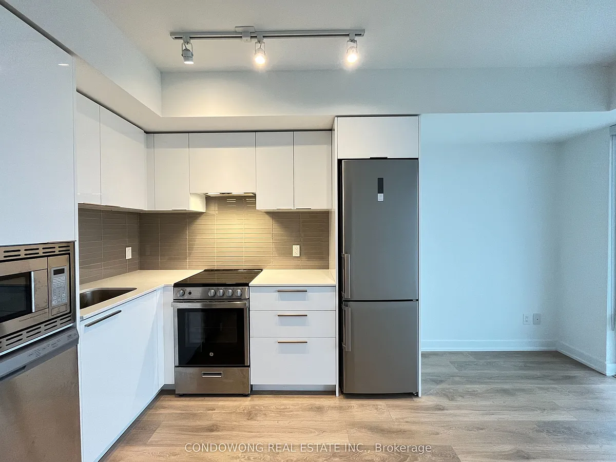 Photo 2 of 12 - 501 Yonge St #5101 - Toronto, ON Building Photo - 501 Yonge St #5101