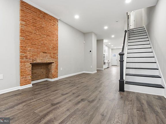 3rd image of 1032 N Fulton Ave