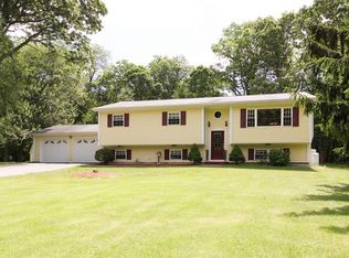 24 Fairway Dr, Danbury, CT 06811