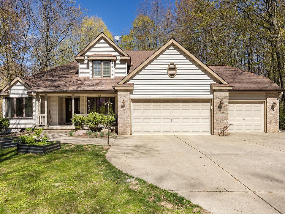 1st image of 15056 Oakwood Dr
