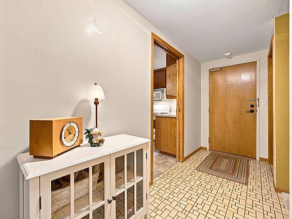 4th image of 105 3rd St N APT 203