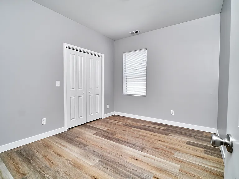415 N Dequincy St #B — Photo 35