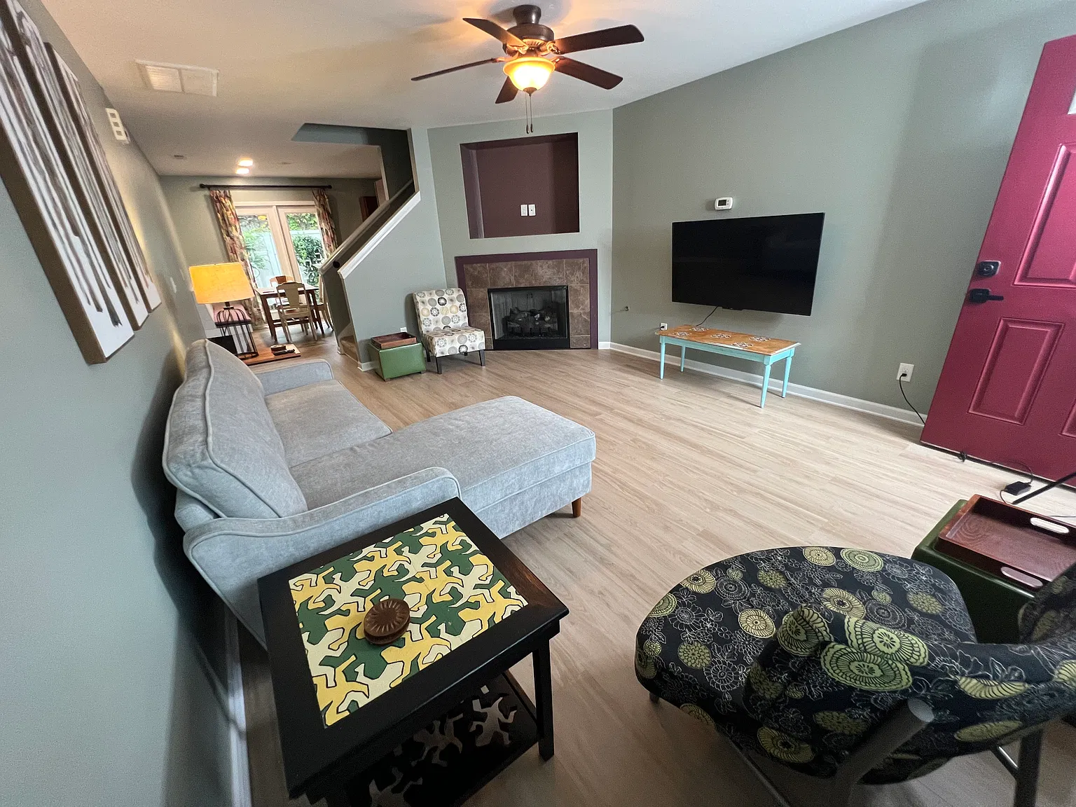 3 bed, 2.5 bath, 1316 sqft, $2,100 — Photo 3