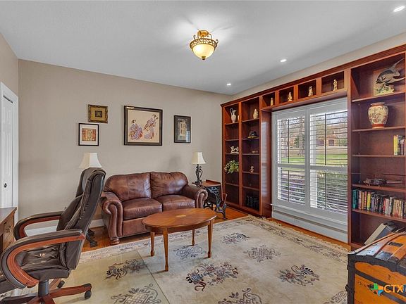 5th image of 2235 Summit Ridge Dr