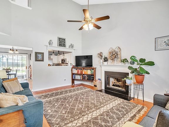 3rd image of 203 Ashridge Way