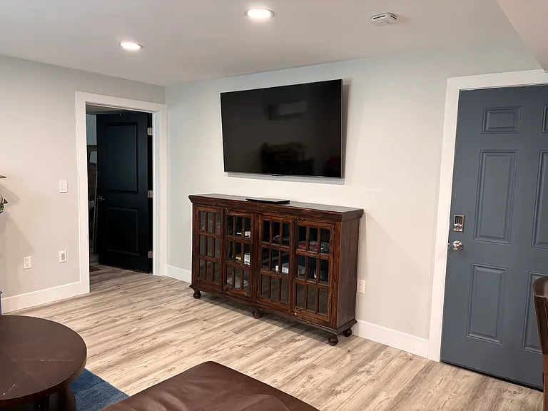 2212 Huntington St — Photo 22