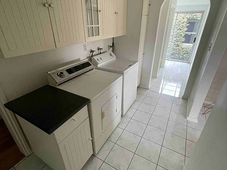 2946 S Beverly Dr — Photo 18