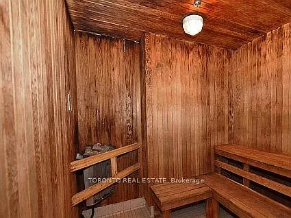 35 Kingsbridge Garden Cir #110 — Photo 9