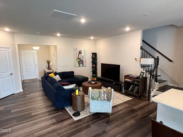 1176 Citadel Ave — Photo 4