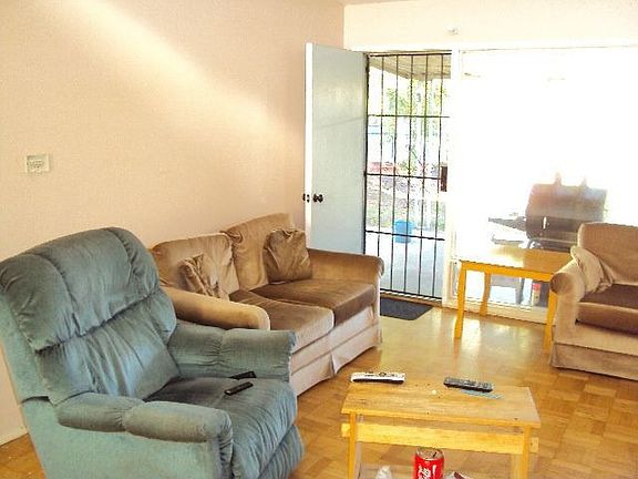 3rd image of 15521 Dittmar Dr