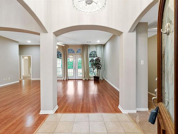 4th image of 1107 Chateau Woods Parkway Dr