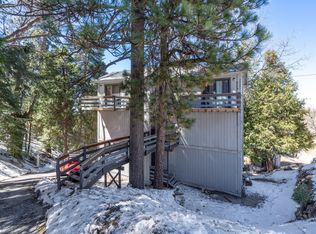 30901 Live Oak Dr, Running Springs, CA 92382