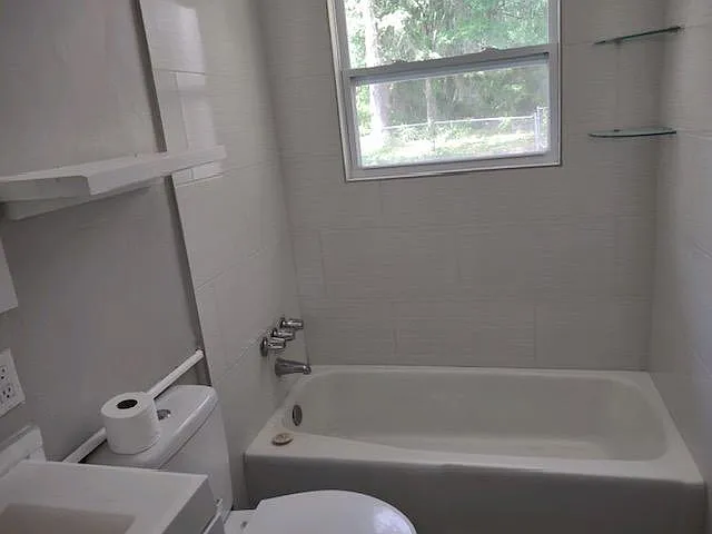 914 Staley Ave — Photo 6