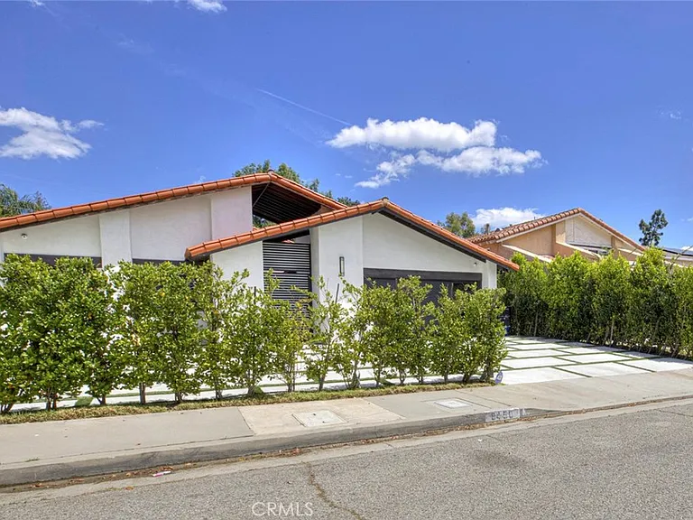 9450 Tampa Ave — Photo 4