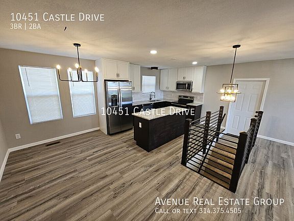 2nd image of 10451 Castle Dr